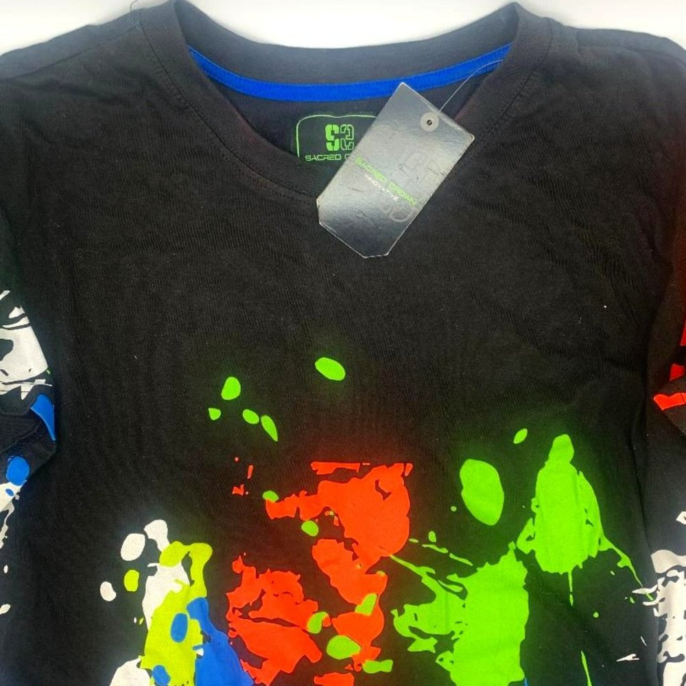 Sacred crown T-shirt size medium Black with design of paint